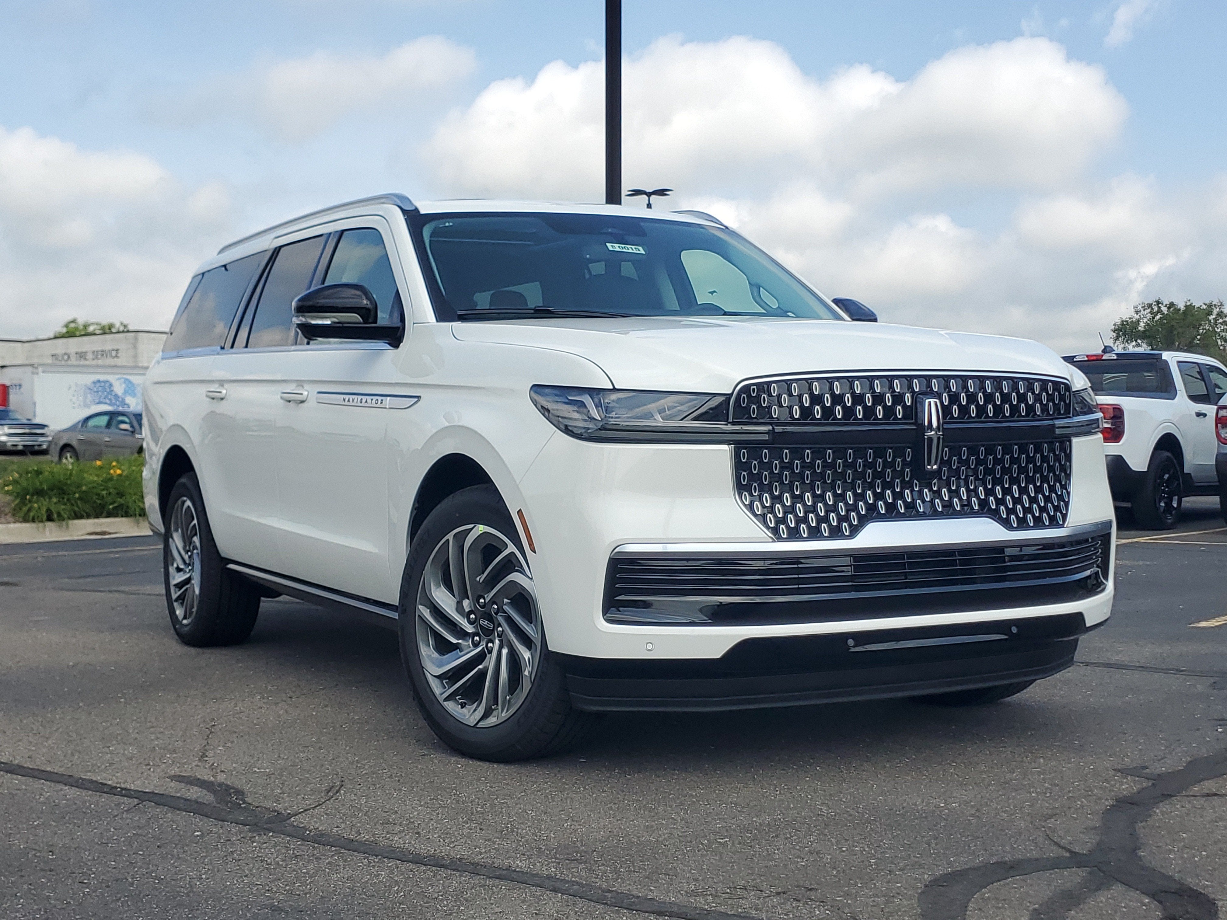 2027 Lincoln Navigator L